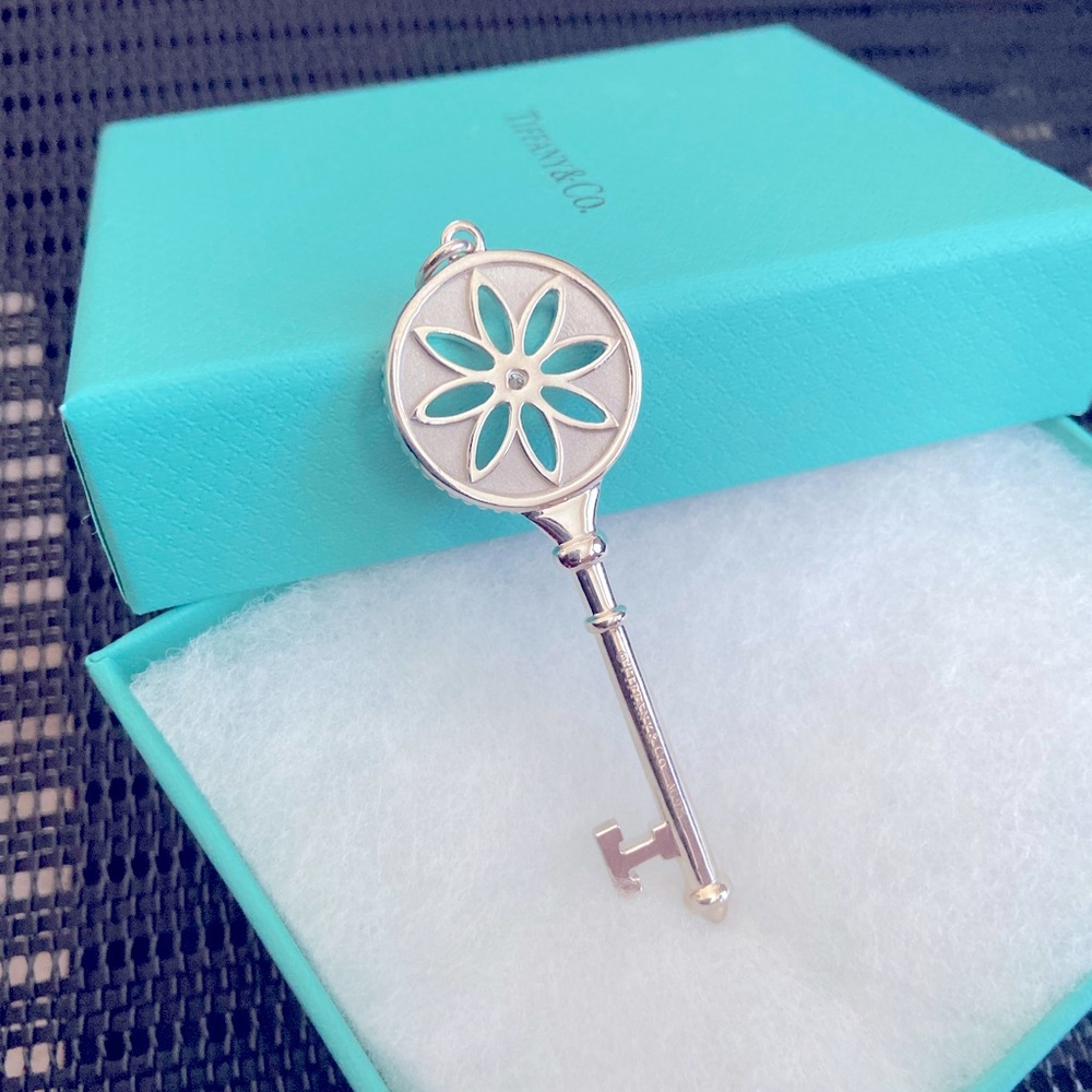Tiffany&Co. Large Key with diamond Pendant
